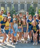 Michigan Law alumni gather in the Law Quad for an alumni reunion.